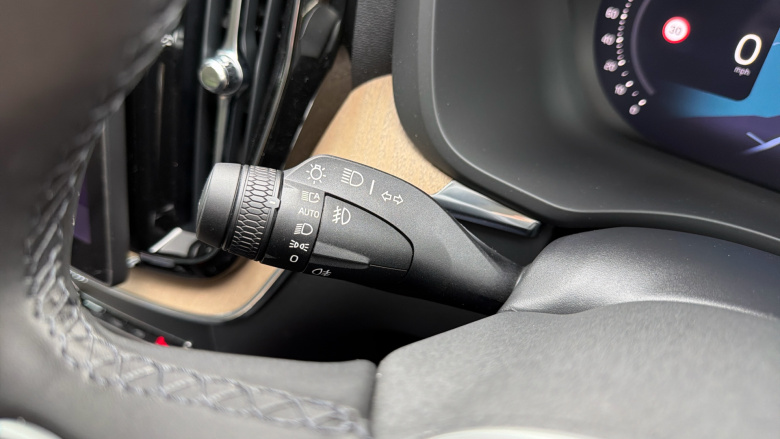 Volvo XC60 2.0 B5P Plus Dark 5dr AWD Geartronic Petrol Estate